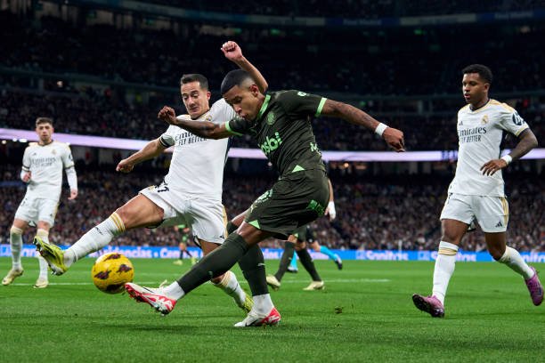 Cuộc đối đầu giữa Real Madrid và Girona: Cuộc so tài giữa hai cánh trái và phải trong trận đấu quyết định ngôi đầu.