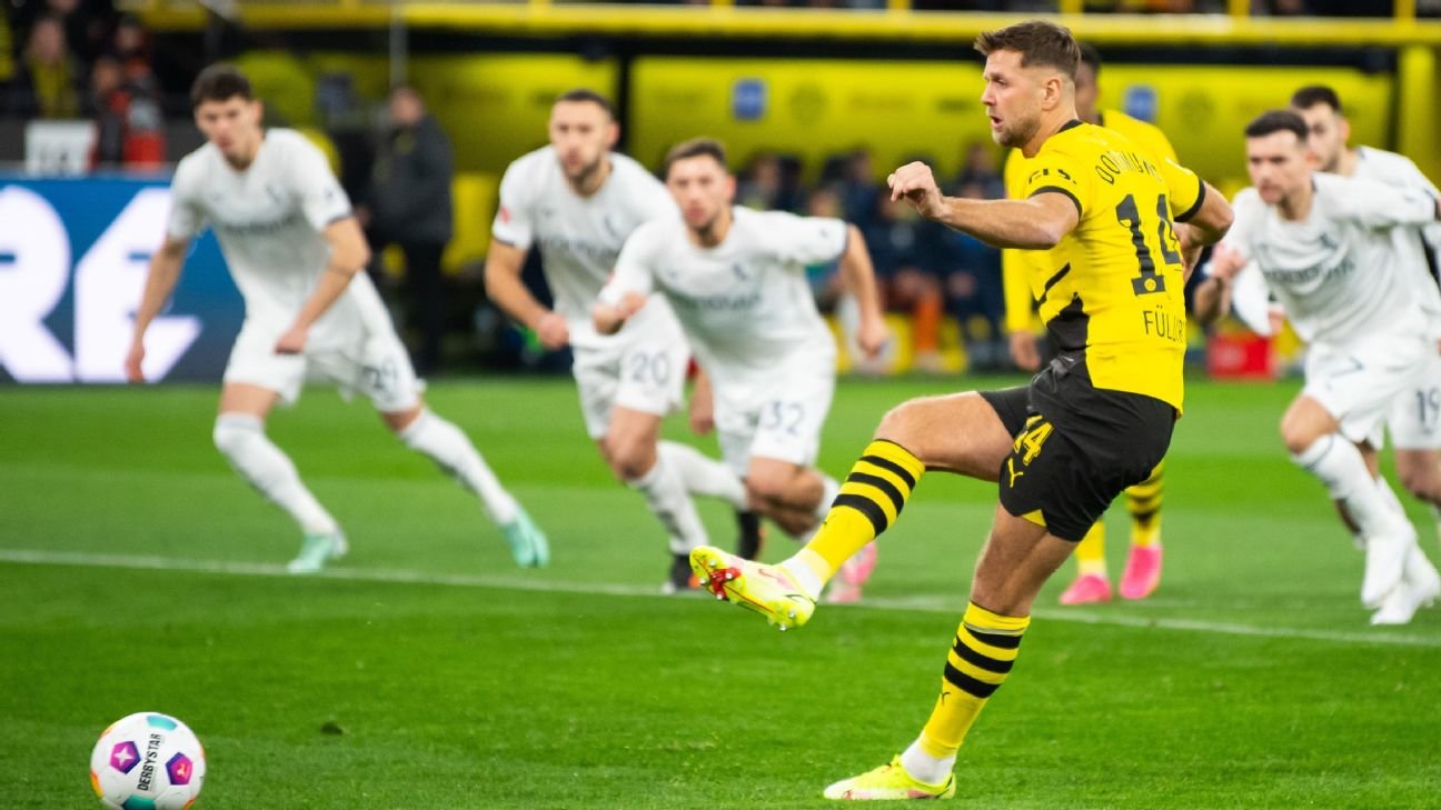Dortmund giữ vững top 4 với sự tỏa sáng của Malen và Fullkrug thay vì Sancho