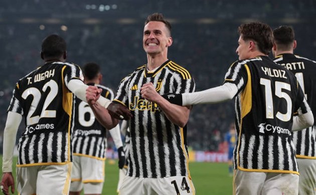 Juventus vào bán kết Coppa Italia sau Milik ghi hat-trick