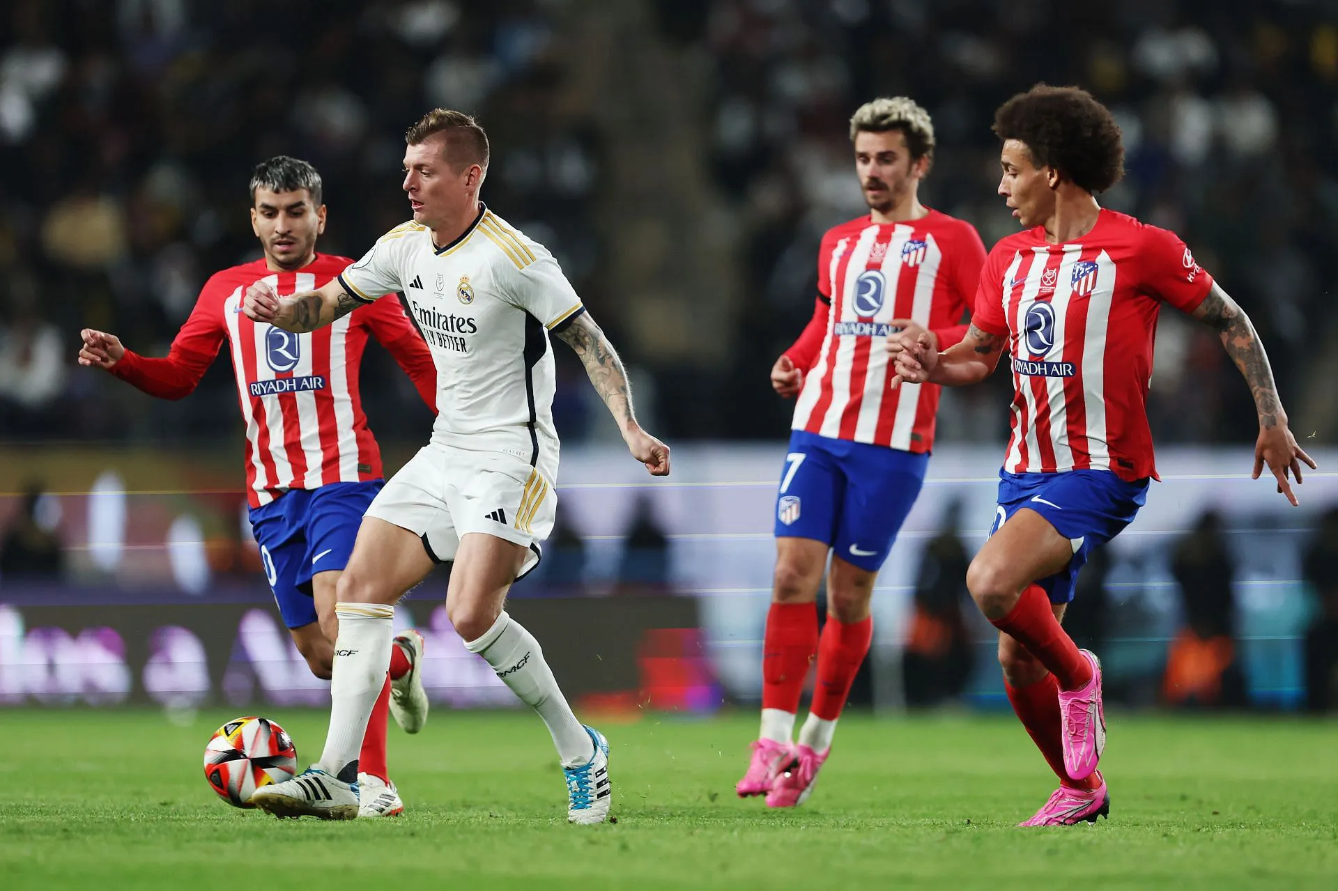 Trận đấu Atletico gặp Real Madrid vào lúc 03h30 ngày 19/1