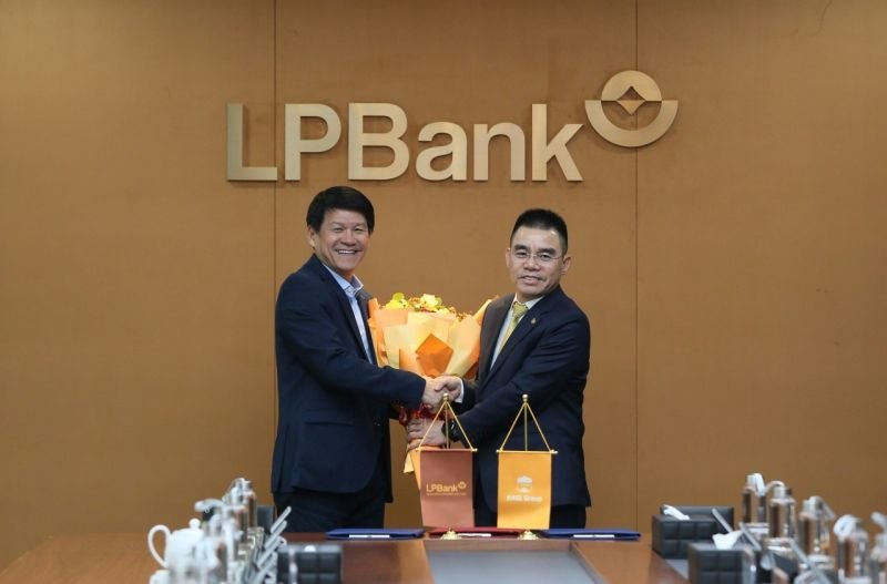 Huỳnh Tấn Tài chính thức trở thành thành viên của LPBank HAGL