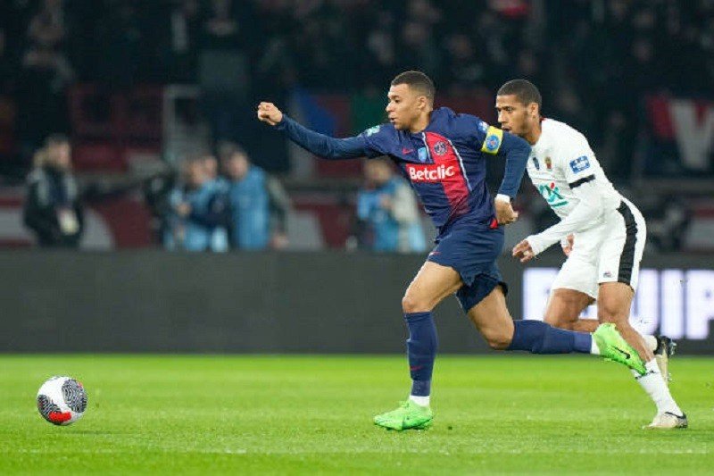 Mbappe ghi bàn giúp PSG tiến vào bán kết Cúp Quốc gia Pháp