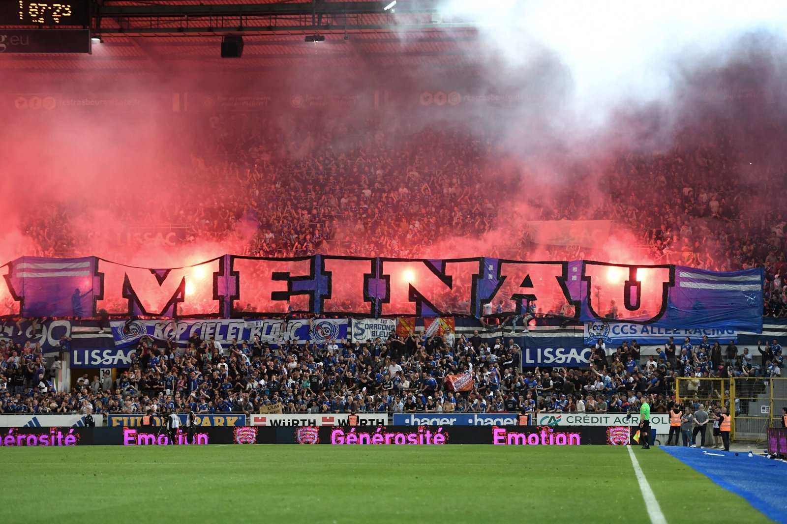 Mô hình lấy cảm hứng từ Red Bull của Chelsea xuất hiện tại Strasbourg.